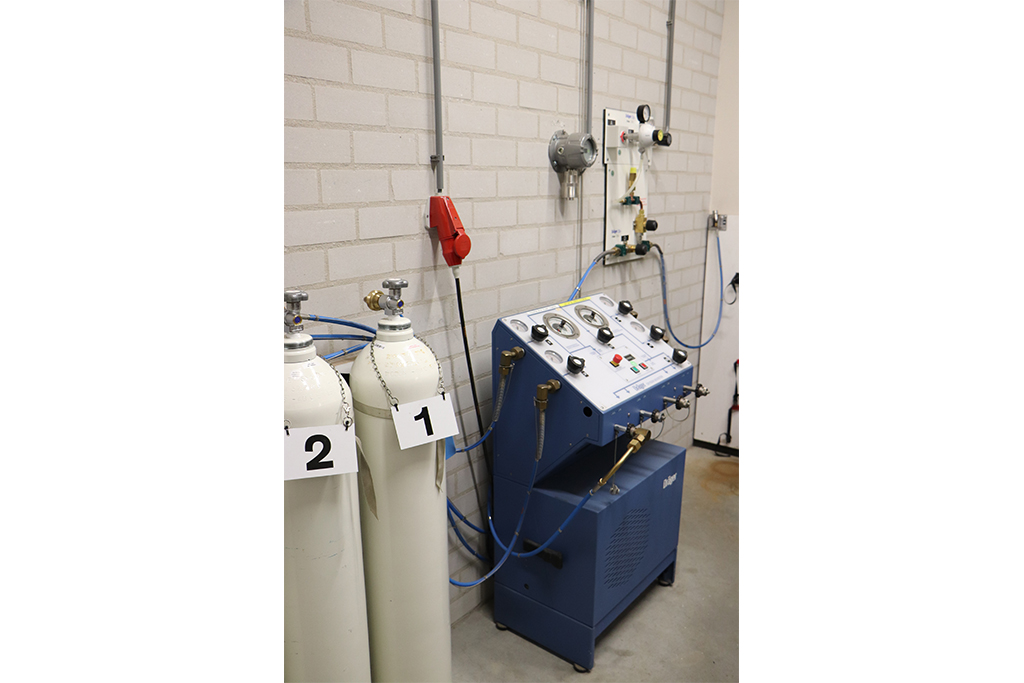 Refill of oxygen cilinders